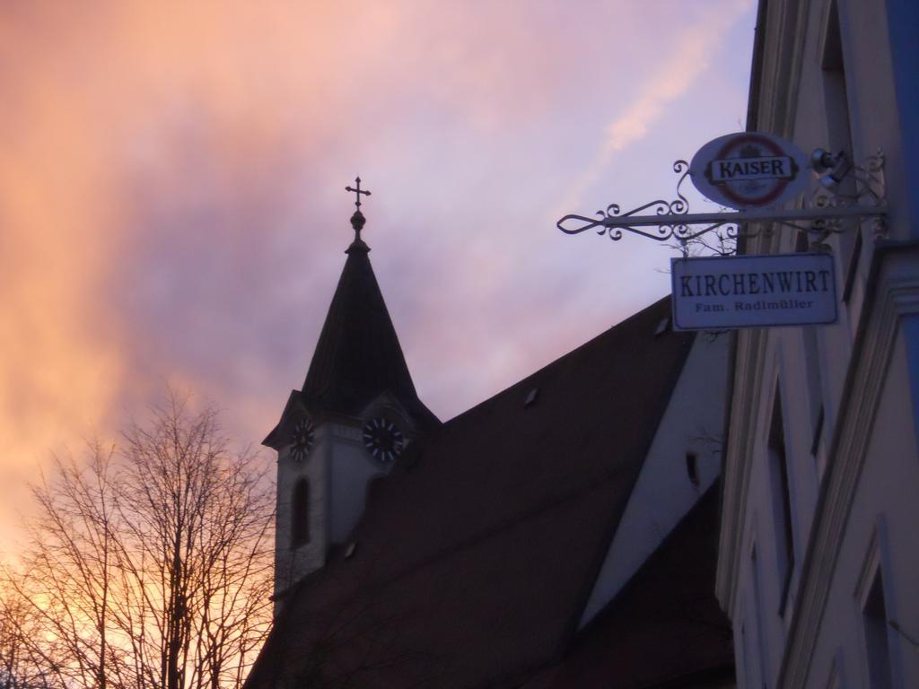 Kirchenwirt Inn Kreuzen (Upper Austria) Exterior photo