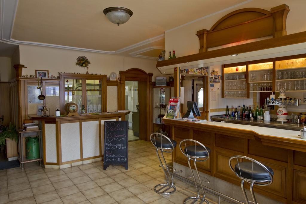 Kirchenwirt Inn Kreuzen (Upper Austria) Exterior photo